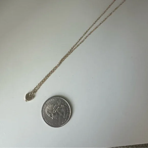 Simple Modern Gold-Tone Heart Pendant on Chain Necklace LA CN - Picture 5 of 5
